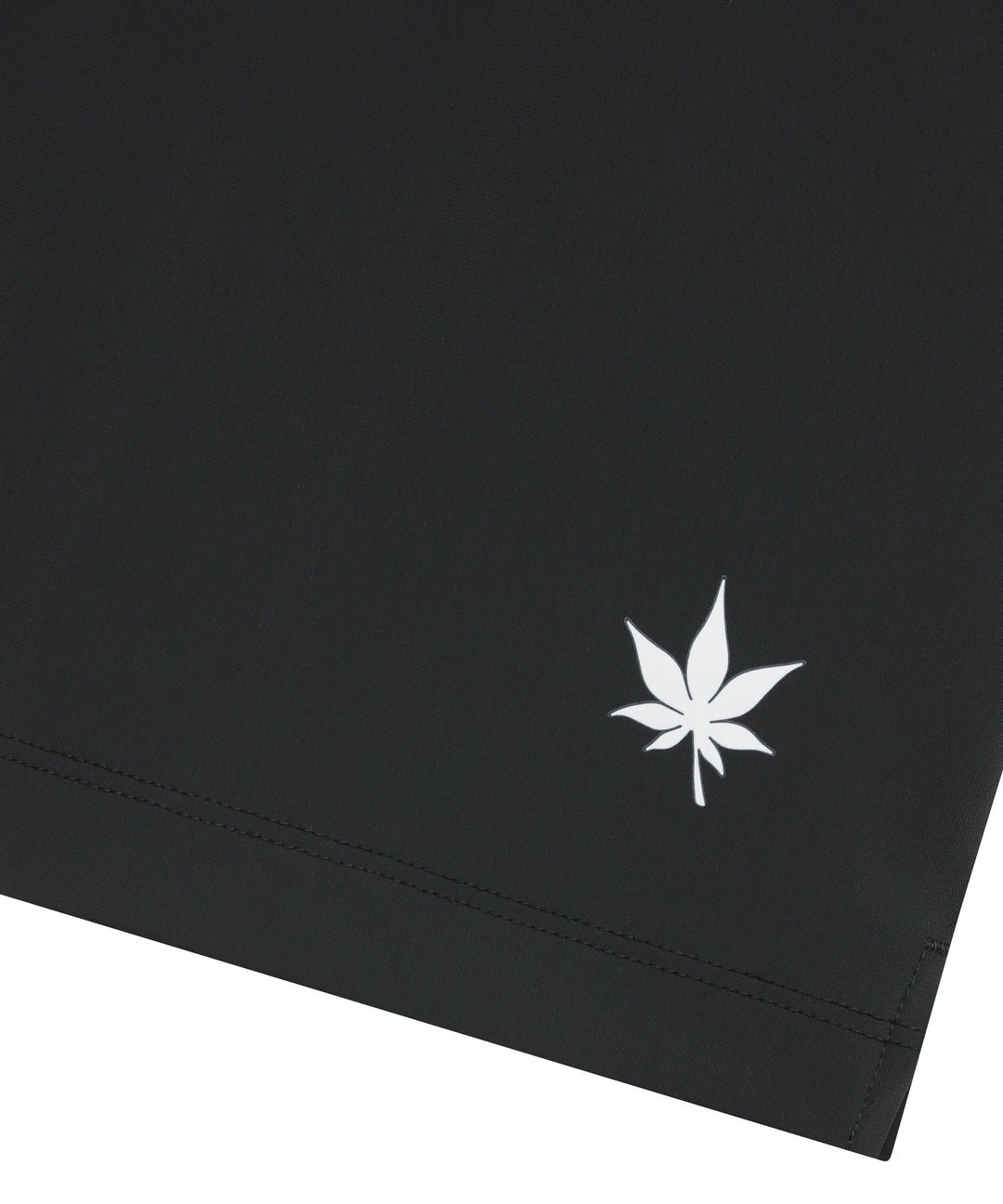 5" Peak Short in Black/White