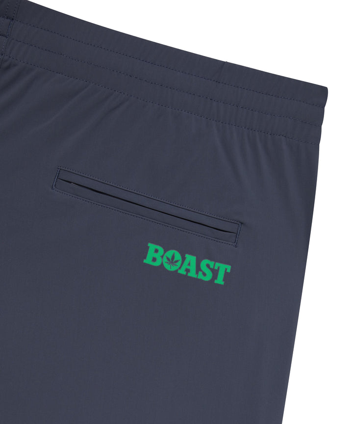 7" Peak Performance Short in Dark Indigo/Green