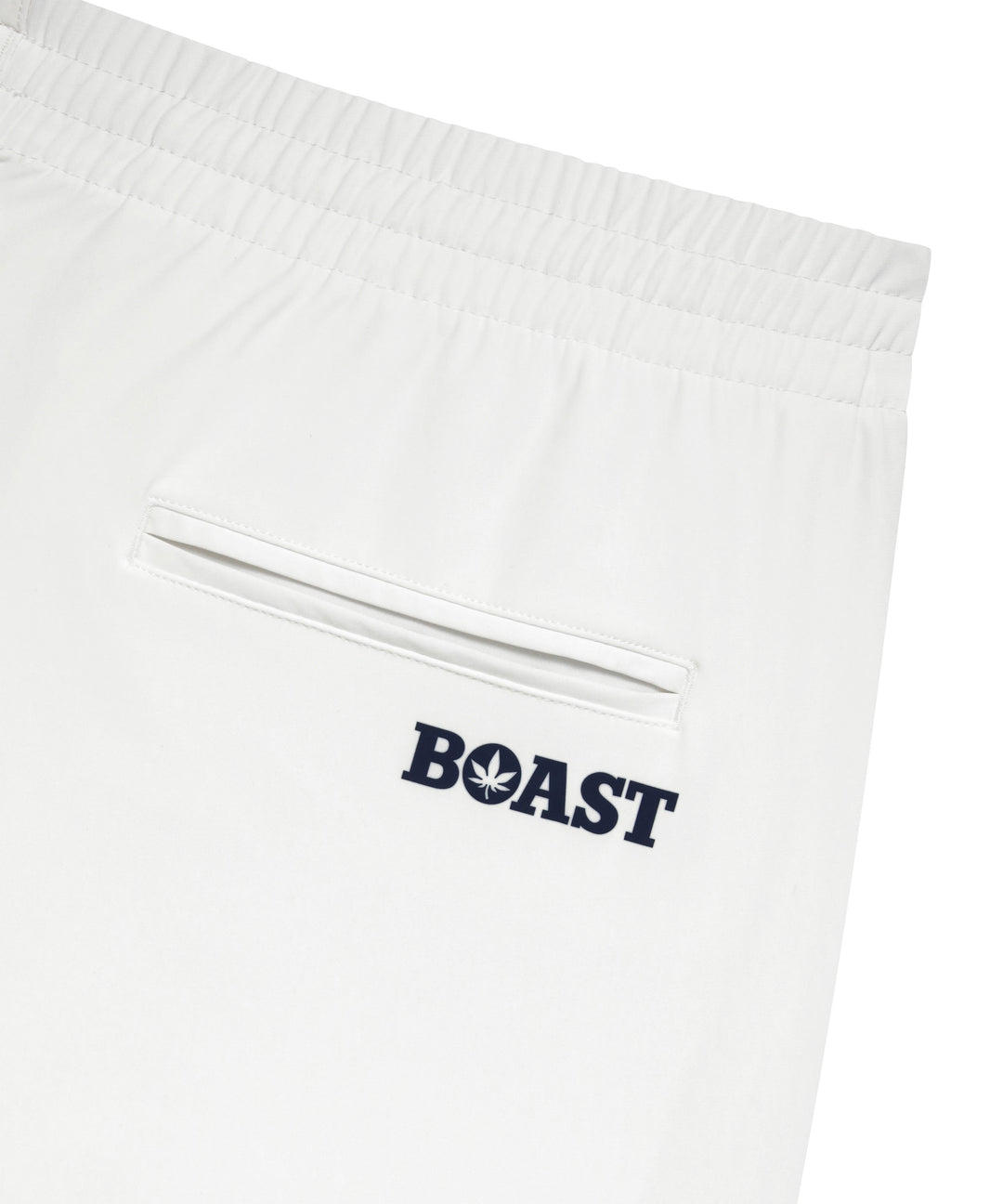 5" Peak Short in White/Navy