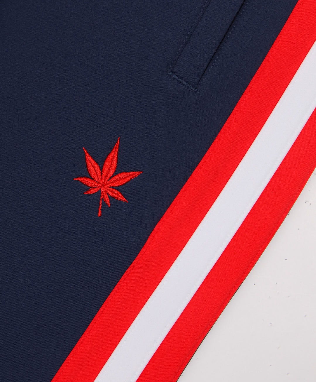 Tipped Warm-Up Pant 2.0 in Navy Red White