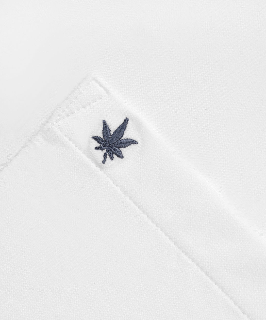Pocket Tee in White Vintage Navy