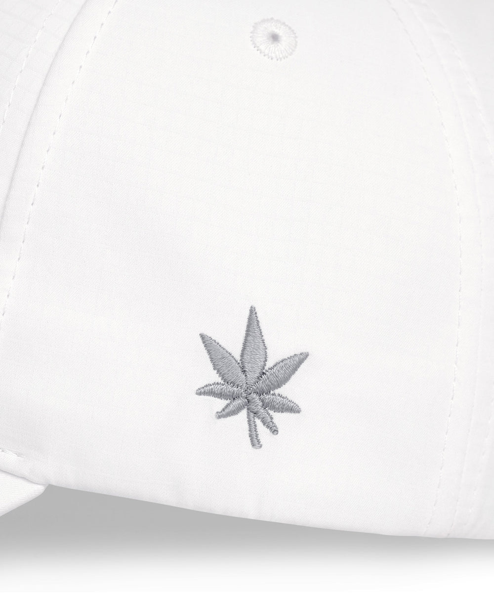 Performance Hat in White