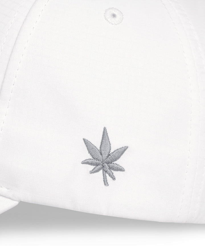 Performance Hat in White