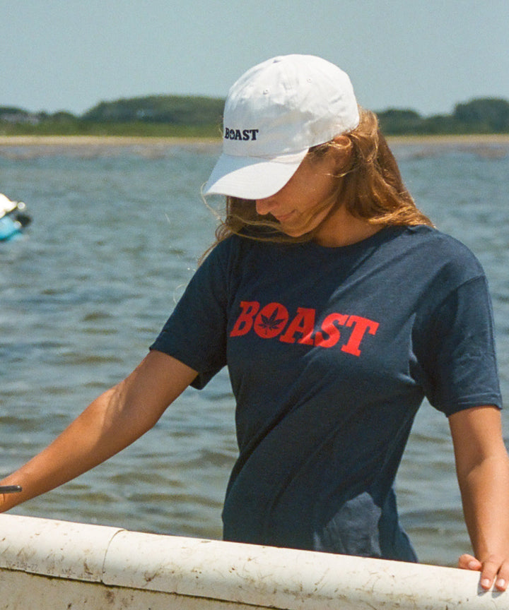 Tee in Navy Red